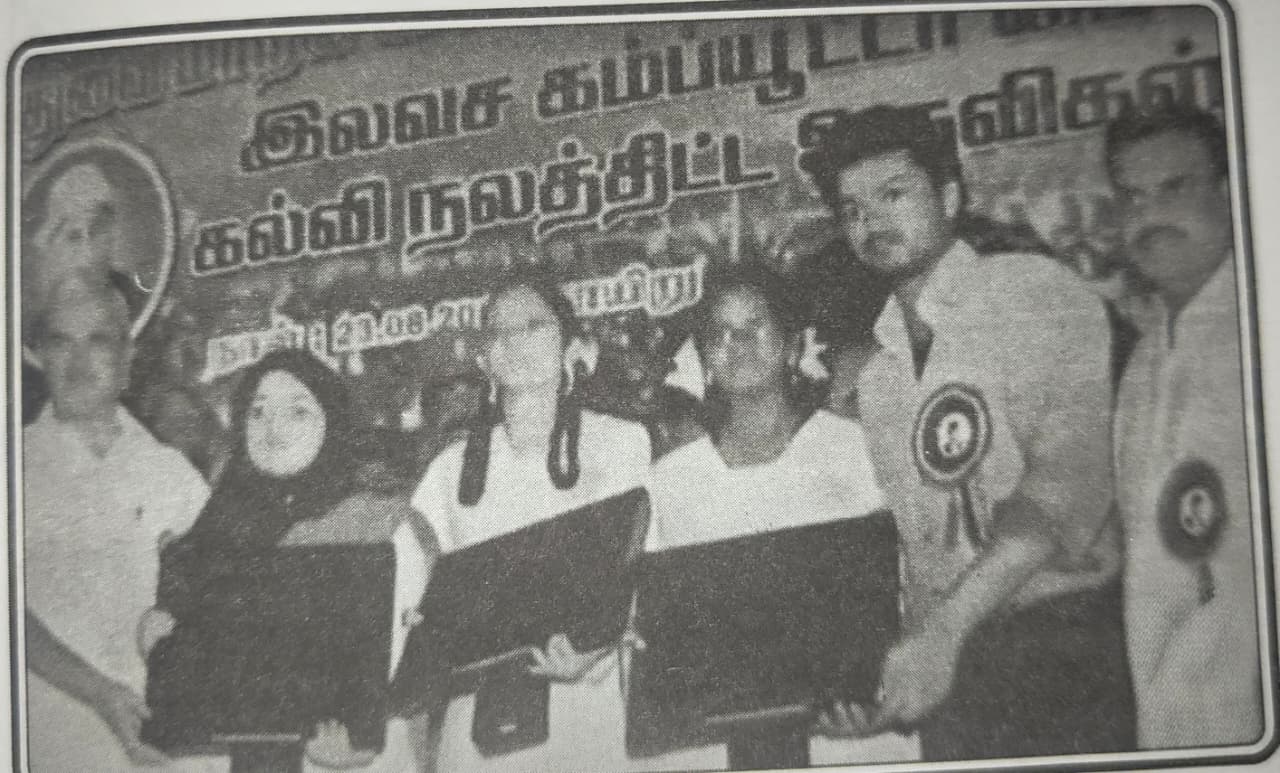 Tvk leader history விஜய் கல்வி உதவி 1